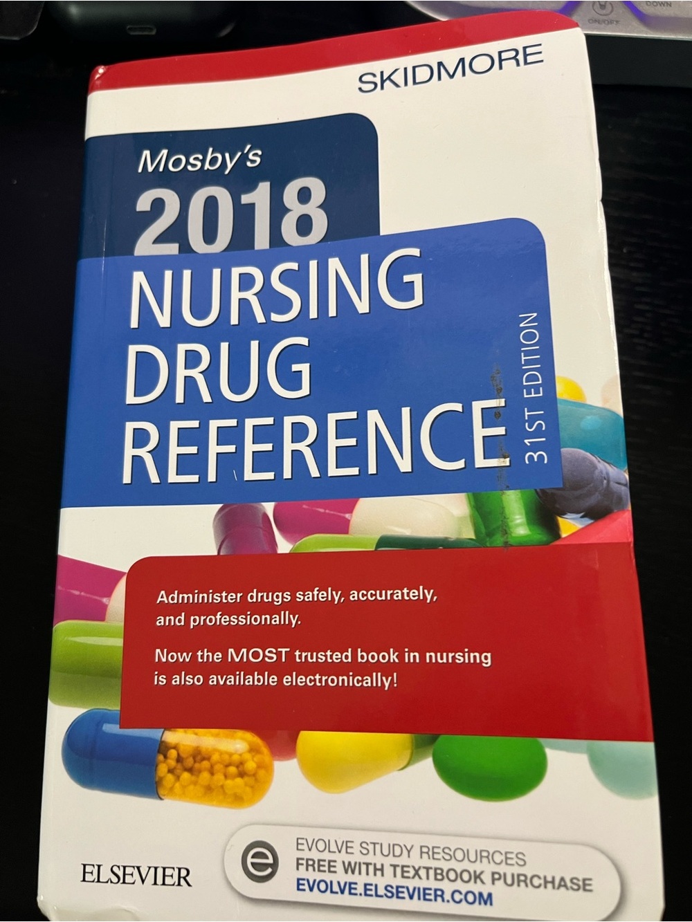 Mosby’s 2018 Nursing Drug Reference - Blue, Red, White